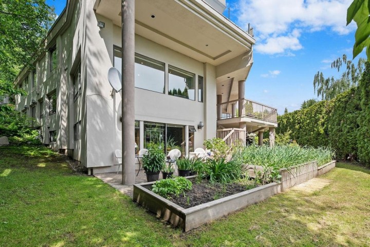 Photo 36 at 2490 Westhill Court, Westhill, West Vancouver