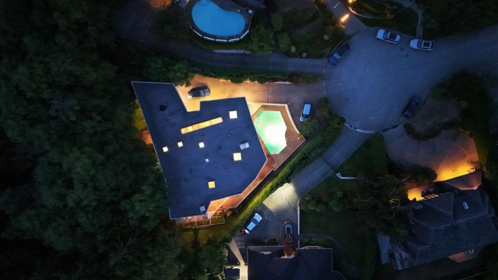 Photo 1 at 2490 Westhill Court, Westhill, West Vancouver