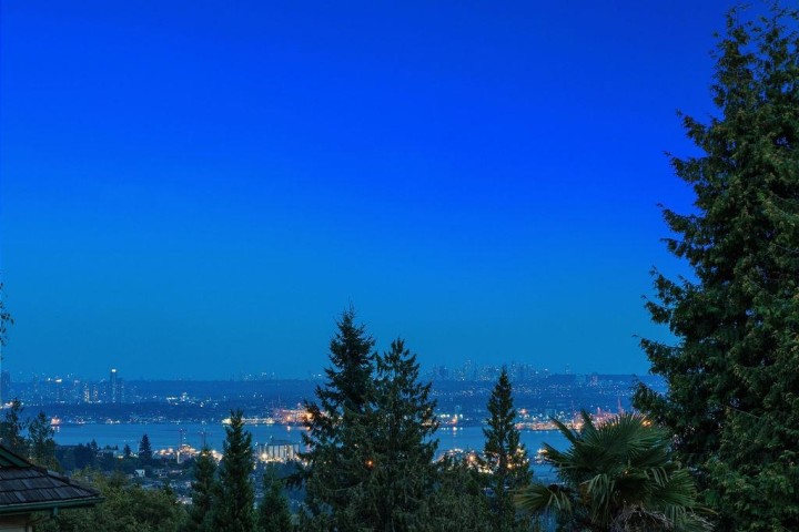 Photo 5 at 2490 Westhill Court, Westhill, West Vancouver