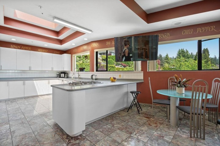 Photo 30 at 2490 Westhill Court, Westhill, West Vancouver