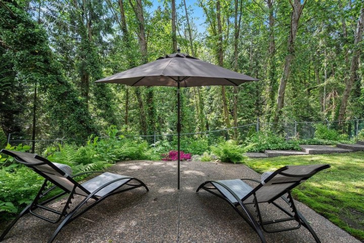 Photo 33 at 2490 Westhill Court, Westhill, West Vancouver