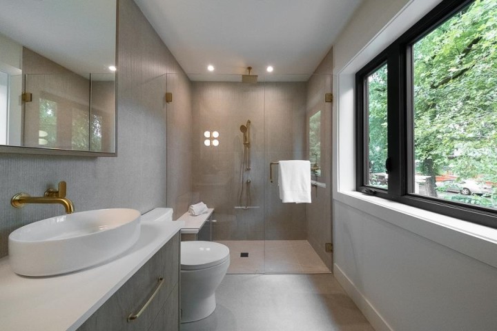 Photo 17 at 1 - 2154 E. 6 Avenue, Grandview Woodland, Vancouver East