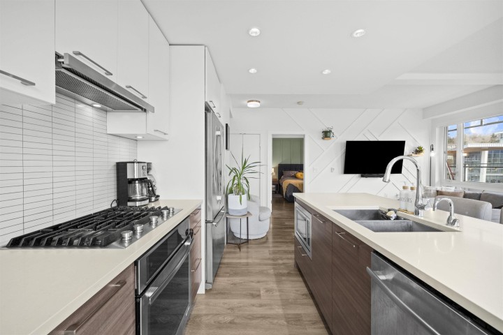 Photo 7 at 615 - 3488 Sawmill Crescent, South Marine, Vancouver East