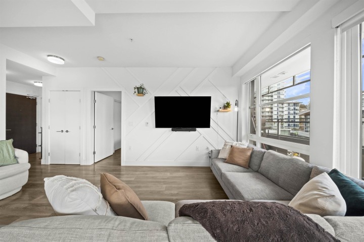 Photo 3 at 615 - 3488 Sawmill Crescent, South Marine, Vancouver East