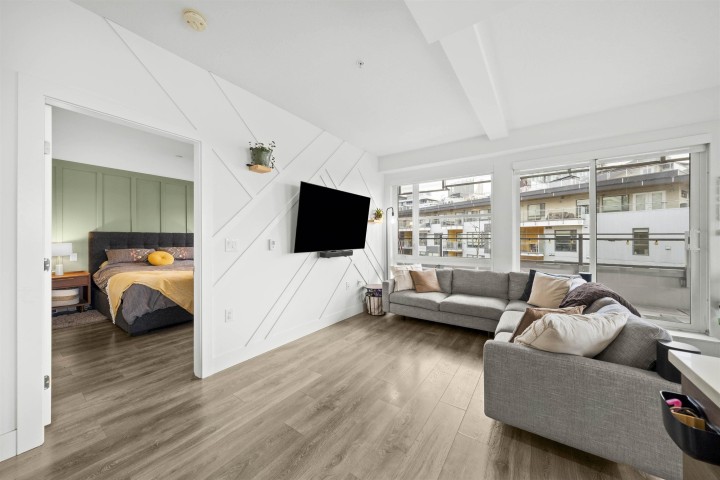 Photo 4 at 615 - 3488 Sawmill Crescent, South Marine, Vancouver East