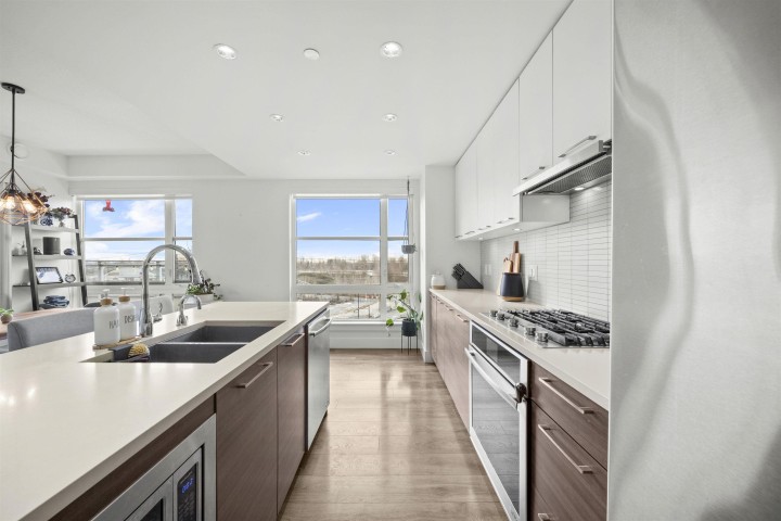 Photo 8 at 615 - 3488 Sawmill Crescent, South Marine, Vancouver East