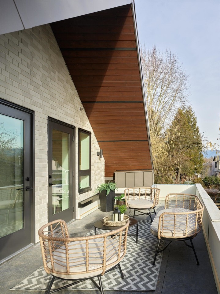 Photo 7 at 3387 Victoria Drive, Victoria VE, Vancouver East