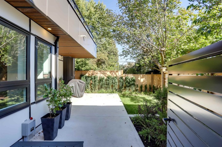 Photo 5 at 3387 Victoria Drive, Victoria VE, Vancouver East