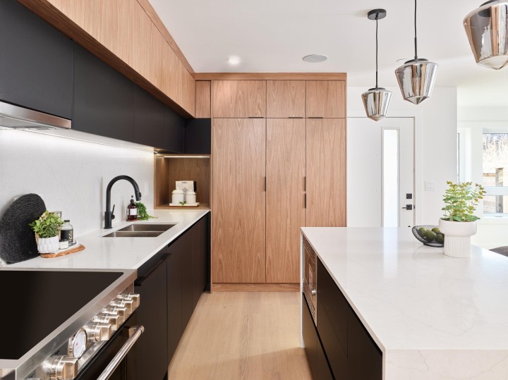 Photo 9 at 3387 Victoria Drive, Victoria VE, Vancouver East