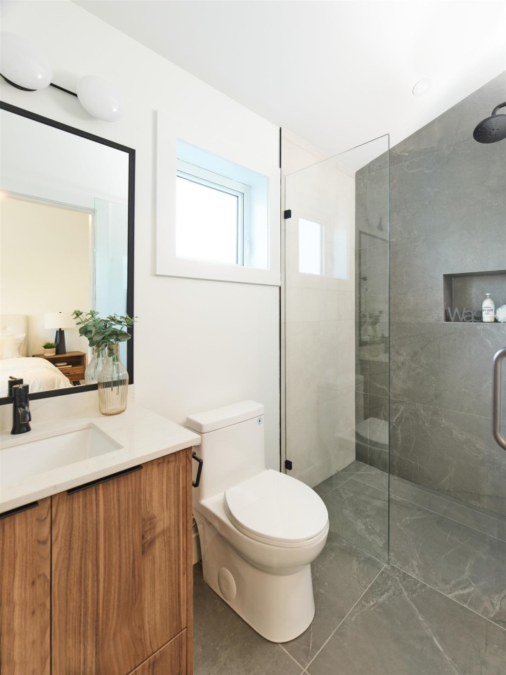 Photo 14 at 3387 Victoria Drive, Victoria VE, Vancouver East