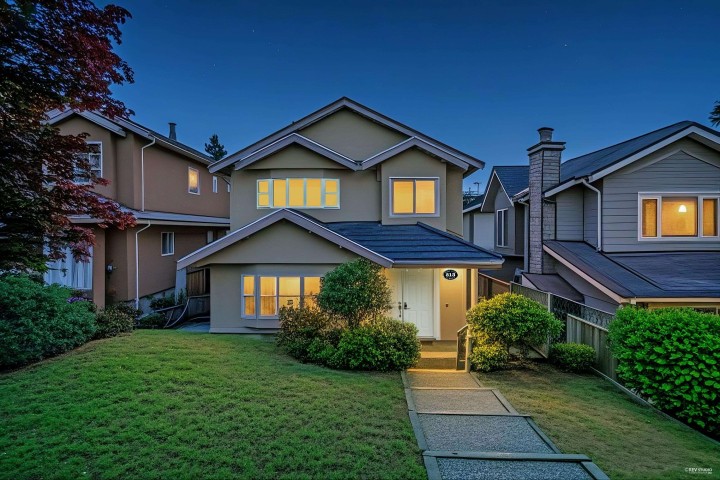 Photo 1 at 313 E 27 Street, Upper Lonsdale, North Vancouver