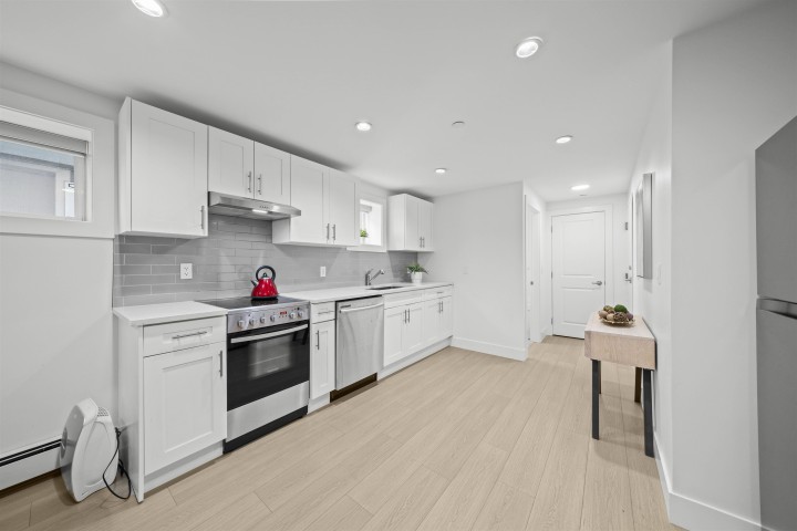 Photo 28 at 870 W 59th Avenue, Marpole, Vancouver West