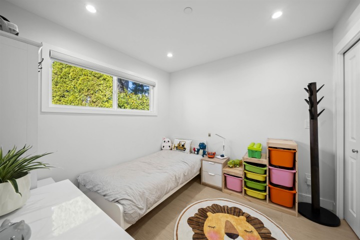 Photo 18 at 870 W 59th Avenue, Marpole, Vancouver West