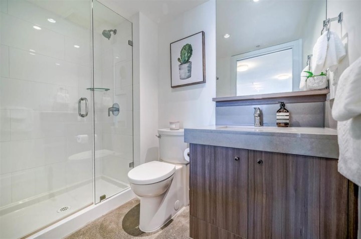 Photo 14 at 404 - 231 E Pender Street, Strathcona, Vancouver East