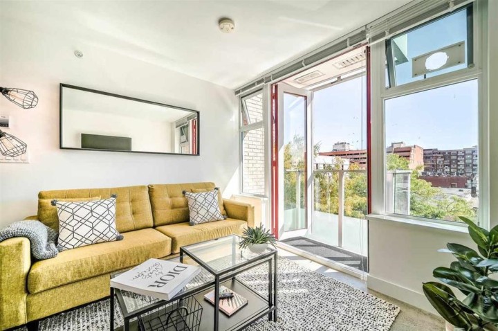 Photo 4 at 404 - 231 E Pender Street, Strathcona, Vancouver East