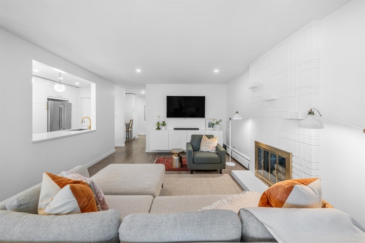 Photo 2 at 302 - 1720 W 12th Avenue, Fairview VW, Vancouver West