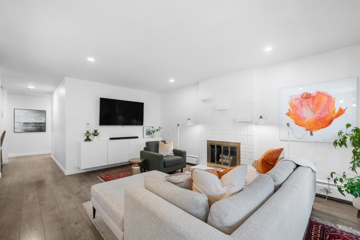 Photo 3 at 302 - 1720 W 12th Avenue, Fairview VW, Vancouver West