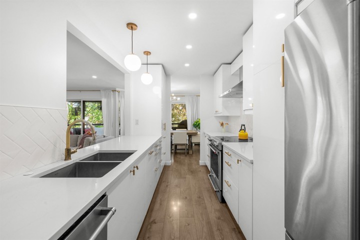 Photo 10 at 302 - 1720 W 12th Avenue, Fairview VW, Vancouver West