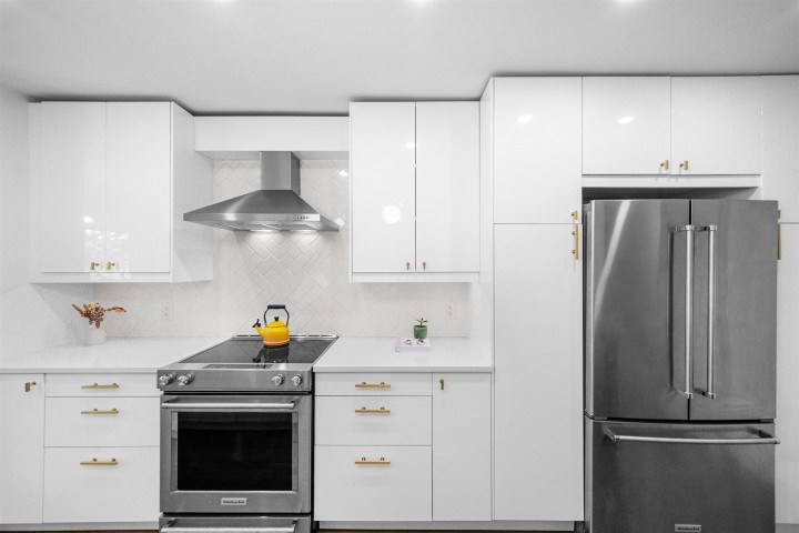 Photo 8 at 302 - 1720 W 12th Avenue, Fairview VW, Vancouver West