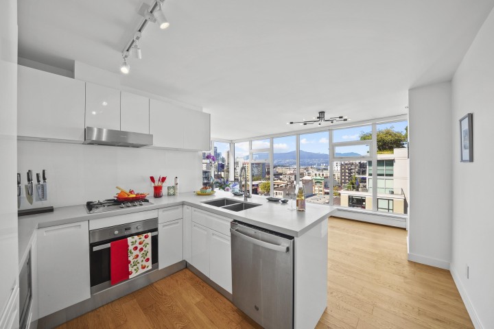 Photo 3 at 1205 - 188 Keefer Street, Downtown VE, Vancouver East