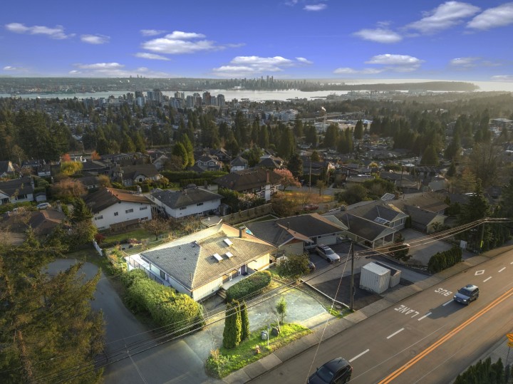 Photo 2 at 437 E 29th Street, Upper Lonsdale, North Vancouver