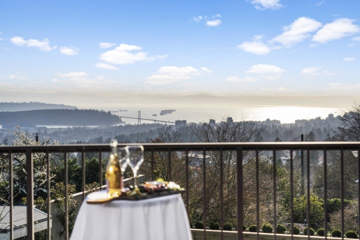 Photo 3 at 437 E 29th Street, Upper Lonsdale, North Vancouver