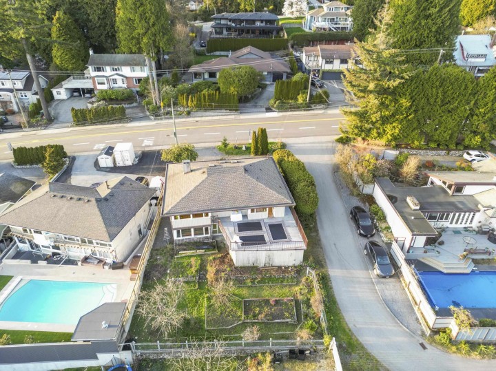 Photo 4 at 437 E 29th Street, Upper Lonsdale, North Vancouver