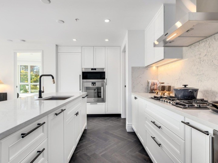 Photo 2 at 309 - 2096 W 47th Avenue, Kerrisdale, Vancouver West