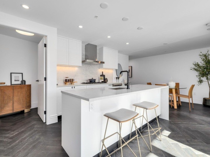 Photo 3 at 309 - 2096 W 47th Avenue, Kerrisdale, Vancouver West