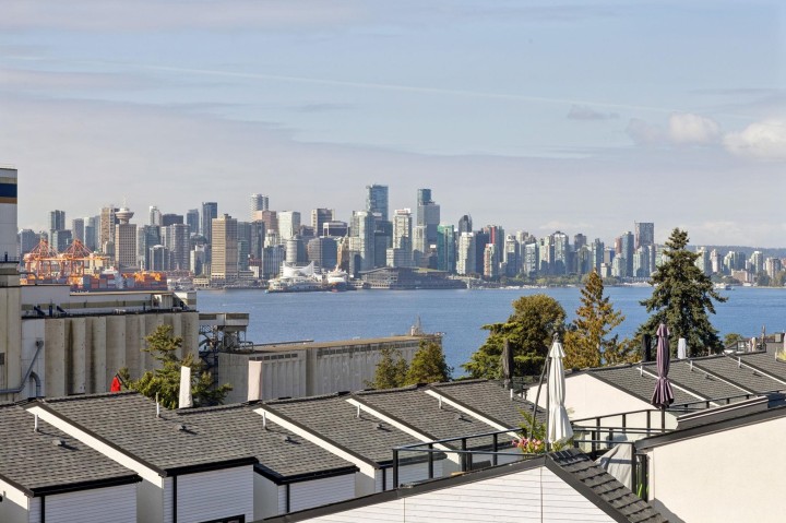 Photo 1 at 303 - 707 E 3 Street, Queensbury, North Vancouver