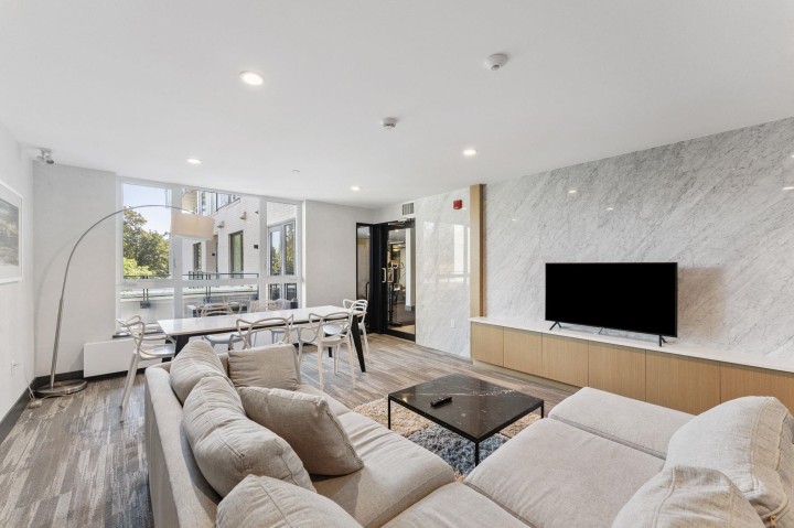 Photo 30 at 303 - 707 E 3 Street, Queensbury, North Vancouver