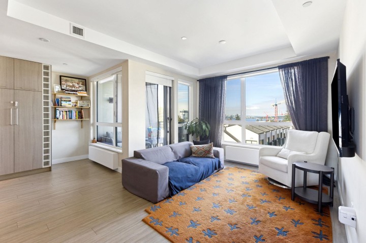 Photo 4 at 303 - 707 E 3 Street, Queensbury, North Vancouver