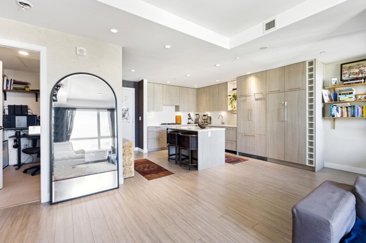 Photo 8 at 303 - 707 E 3 Street, Queensbury, North Vancouver