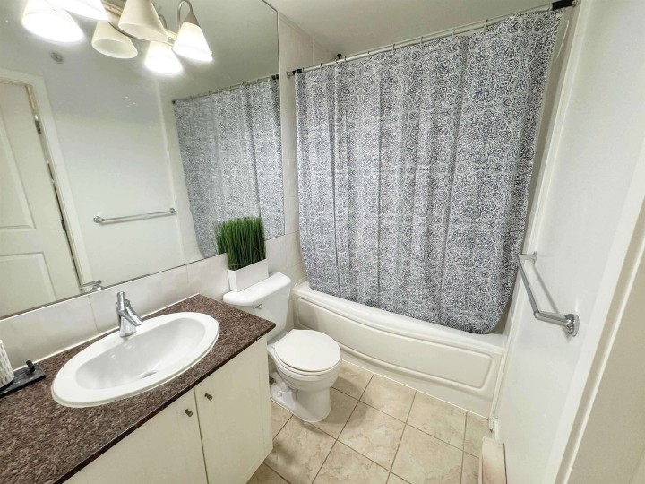 Photo 11 at 415 - 3651 Foster Avenue, Collingwood VE, Vancouver East