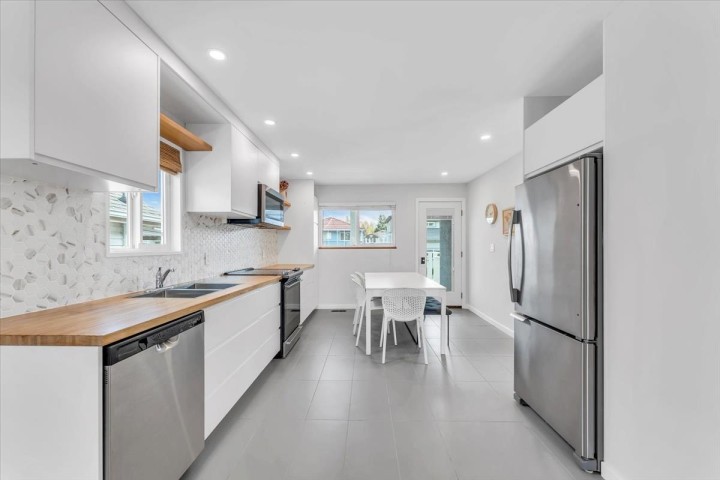 Photo 9 at 2942 E Georgia Street, Renfrew VE, Vancouver East