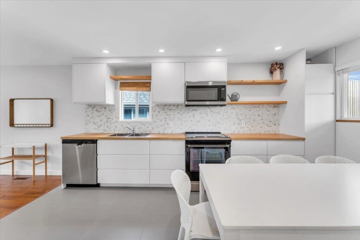 Photo 11 at 2942 E Georgia Street, Renfrew VE, Vancouver East