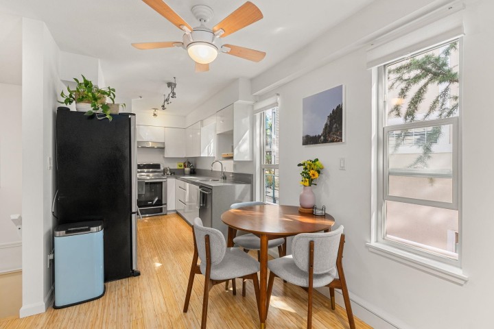 Photo 9 at 203 - 755 W 15th Avenue, Fairview VW, Vancouver West