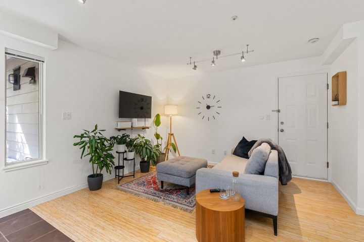 Photo 4 at 203 - 755 W 15th Avenue, Fairview VW, Vancouver West