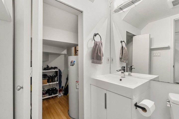 Photo 21 at 203 - 755 W 15th Avenue, Fairview VW, Vancouver West