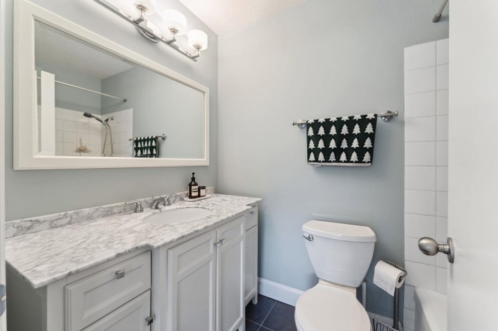 Photo 26 at 3349 Mountain Highway, Lynn Valley, North Vancouver