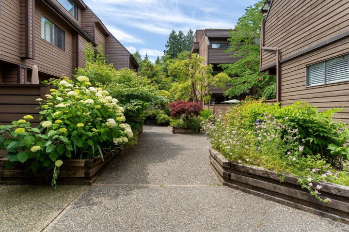 Photo 3 at 3349 Mountain Highway, Lynn Valley, North Vancouver