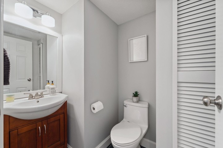 Photo 28 at 3349 Mountain Highway, Lynn Valley, North Vancouver