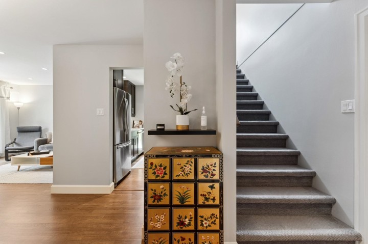 Photo 5 at 3349 Mountain Highway, Lynn Valley, North Vancouver