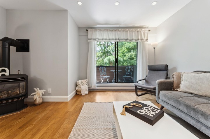 Photo 9 at 3349 Mountain Highway, Lynn Valley, North Vancouver