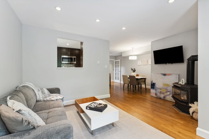 Photo 10 at 3349 Mountain Highway, Lynn Valley, North Vancouver