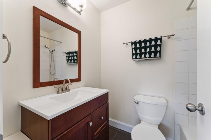 Photo 31 at 3349 Mountain Highway, Lynn Valley, North Vancouver