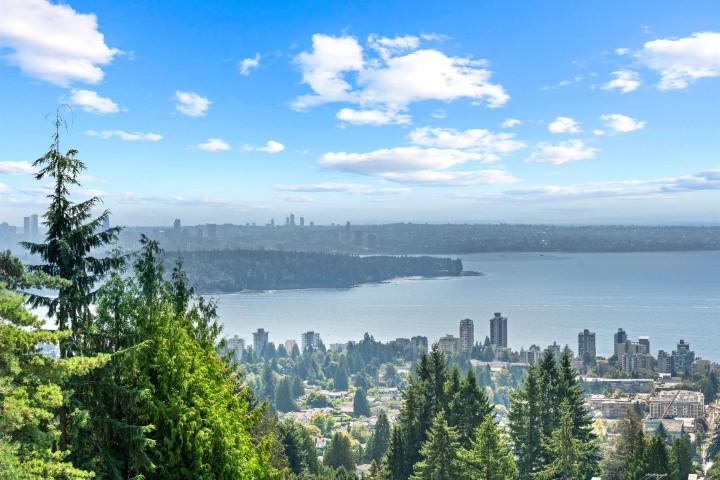 Photo 22 at 48 - 2250 Folkestone Way, Panorama Village, West Vancouver