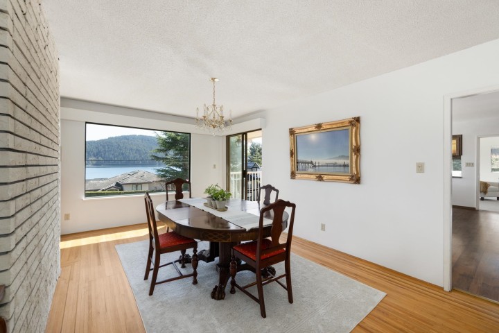 Photo 6 at 587 Beachview Drive, Dollarton, North Vancouver