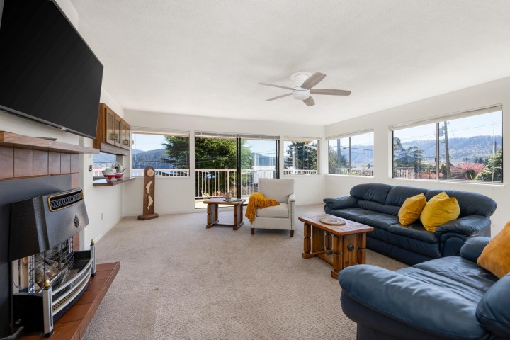 Photo 17 at 587 Beachview Drive, Dollarton, North Vancouver