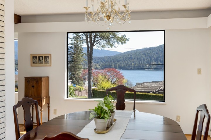 Photo 7 at 587 Beachview Drive, Dollarton, North Vancouver